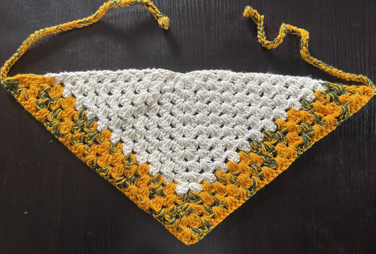 online_bestiee's tweet image. Most recent I worked on🤭;
Crochet bandana/head scarf inspired by pounded yam and egusi soup. 😋