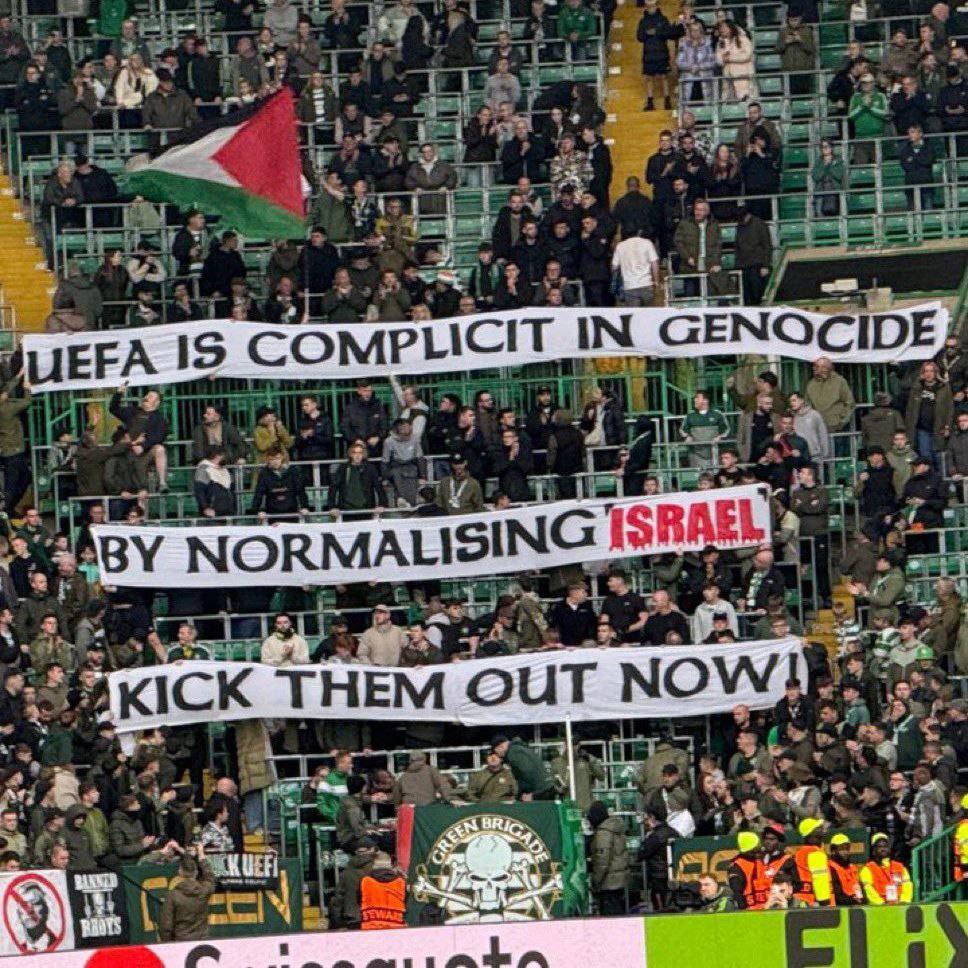 💥 Celtic taraftarlarından soykırımcı israil'e ve UEFA'ya tepki!

🪧 "UEFA, israil'i normalleştirerek soykırıma ortak oluyor."
🪧 "Onları hemen atın."