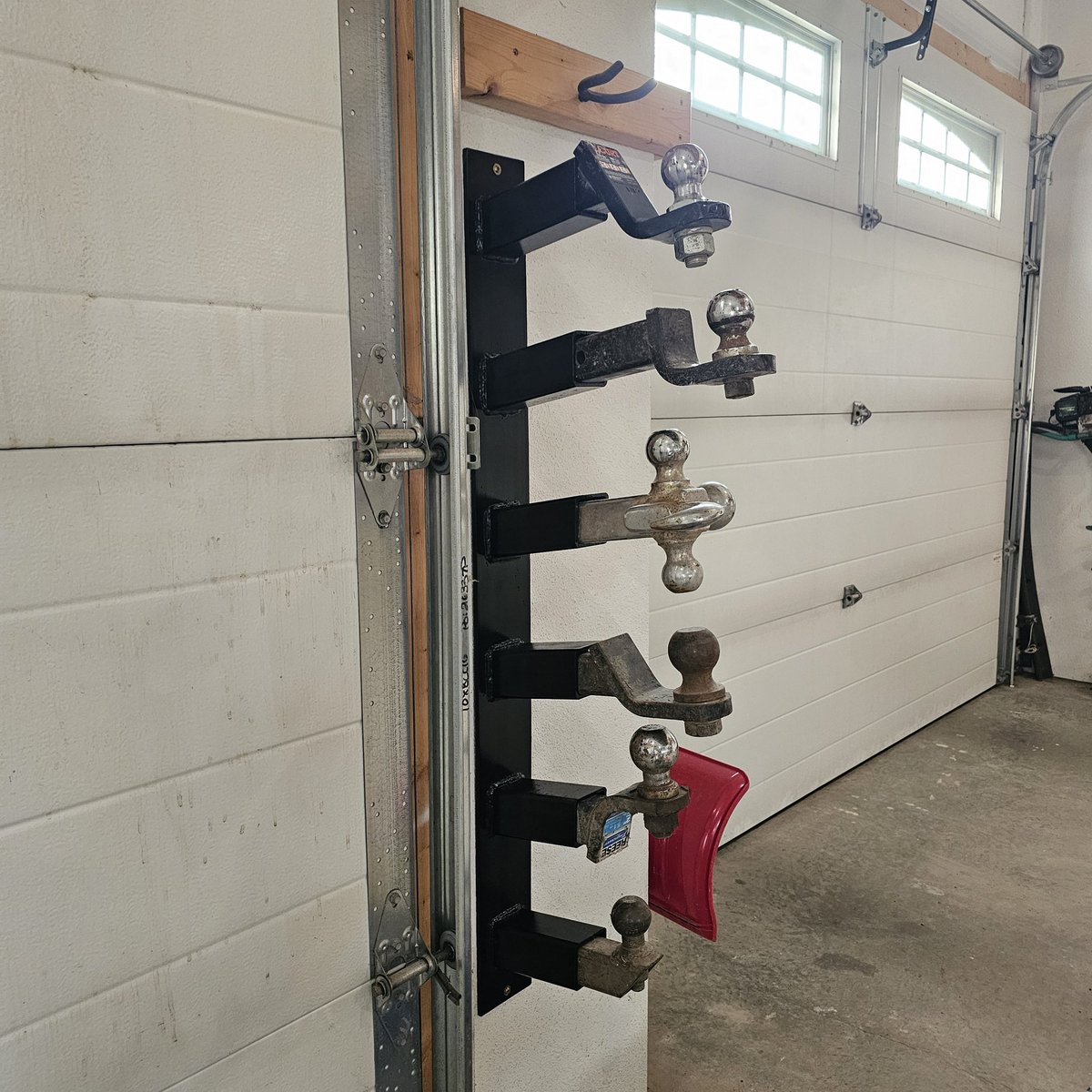 I couldn't stand tripping over hitches on the floor and constantly trying to locate them. This gives me so much satisfaction. 🤠