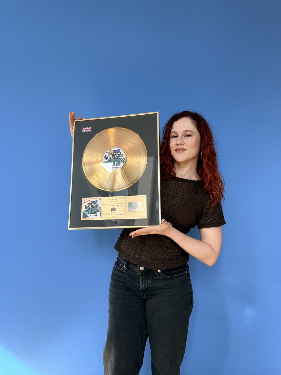 KATY B tweet media