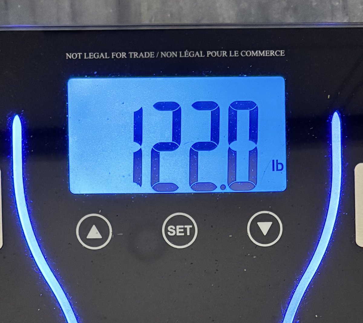 paper_do11's tweet photo. Okay I was refusing to weigh myself for a while because I was so scared but this is way better than I thought. I just need to lose like 4 pounds before I’ll feel better. 118 looked really good on me and 4 pounds is not that hard. https://t.co/ovPgjU4QiG