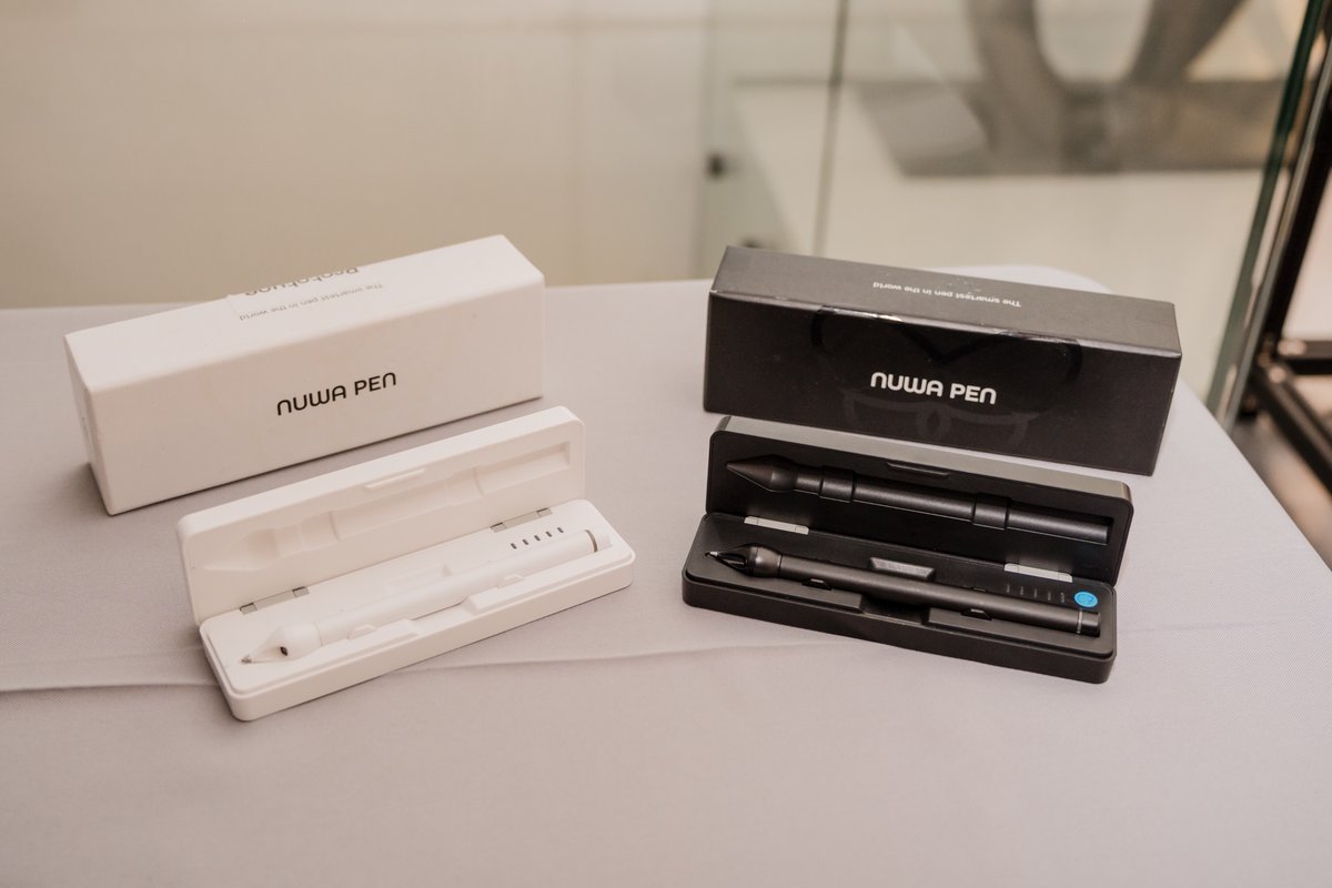 ragsgups's tweet photo. Some products I was looking forward to trying and did:
- @FrameworkPuter Desktop (configurable, powerful, smallest desktop pc yet)
- @daylightco DC-1 (high fps, distraction-less writing tablet)
- @nuwapen (digitize all writing)
- @infinitemachine P1 (2-wheeled cybertruck) https://t.co/tfpTvLnggO