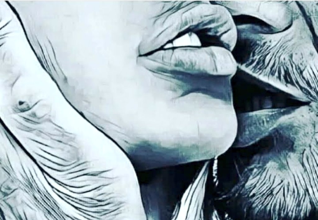 Non capirsi è terribile 
         .non capirsi 
  .e poi abbracciarsi.

.Ma per quanto strano
    .è altrettanto terribile,
        .ALTRETTANTO,
    .CAPIRSI IN TUTTO.

Buona serata e buona cena
🎶🫶🏻🫂♥️💫