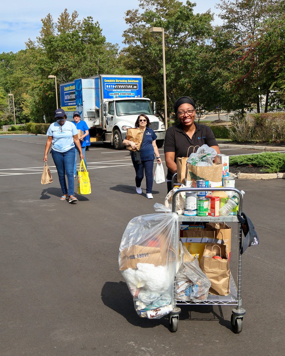 FirstAtlanticCU's tweet image. We loved seeing our community come together for a great cause! From start to finish, Shred Day was a success! Thank you to all who stopped by, and to Data-Struction, Inc. for their expert service!  #ShredDay #FoodDrive #CommunitySupport
