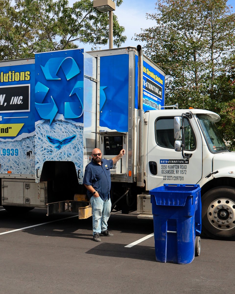 FirstAtlanticCU's tweet image. We loved seeing our community come together for a great cause! From start to finish, Shred Day was a success! Thank you to all who stopped by, and to Data-Struction, Inc. for their expert service!  #ShredDay #FoodDrive #CommunitySupport