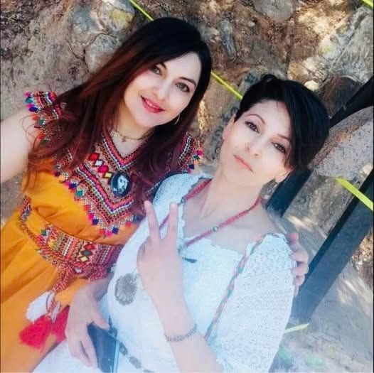 oxynttas's tweet image. Deux femmes kabyles emprisonnées par le régime #algérien
#WafiaTidjani et #MiraMouknache pour avoir aimé leur identité #kabyle.