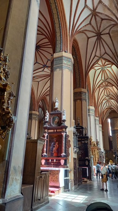 EJagiellonians's tweet photo. Frombork, Poland. A place where the Gothic of the Teutonic Order and the Crown of the Kingdom of Poland is combined with the golden Baroque of the Polish-Lithuanian Commonwealth.
🛡️🇵🇱⛪️🏰 https://t.co/NjIySZfaNM