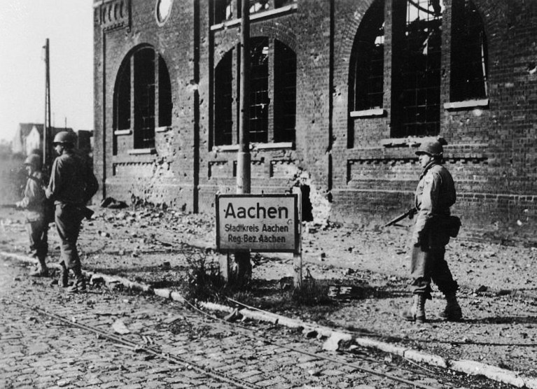 #OTD in ‘44, the Battle of Aachen began when the U.S. 30th ID attacked the city’s northern defenses. After nearly three weeks of combat the Americans captured Aachen, making it the first major German city to fall to the Allies. More than 2,000 Americans died in the battle.