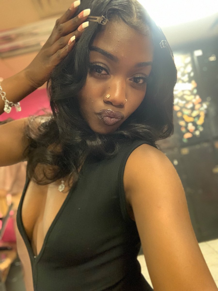 YattiiiK's tweet photo. Even wit a pimple, I’m still poppin’ shit 💥 https://t.co/IcVumWsnrK
