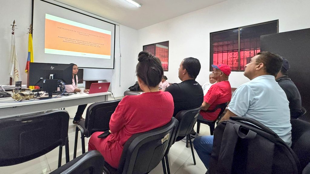 Supertransporte's tweet photo. @MinTransporteCo @ECOPETROL_SA A través de la #FeriaDelSectorTransporte #VidaEnMovimiento, llegamos hasta el Departamento de #LaGuajira, con el propósito de llevar a cabo una jornada de capacitación dirigida a las empresas que prestan el servicio público de transporte, en pro de un servicio con calidad. https://t.co/2qjDaTVo7i