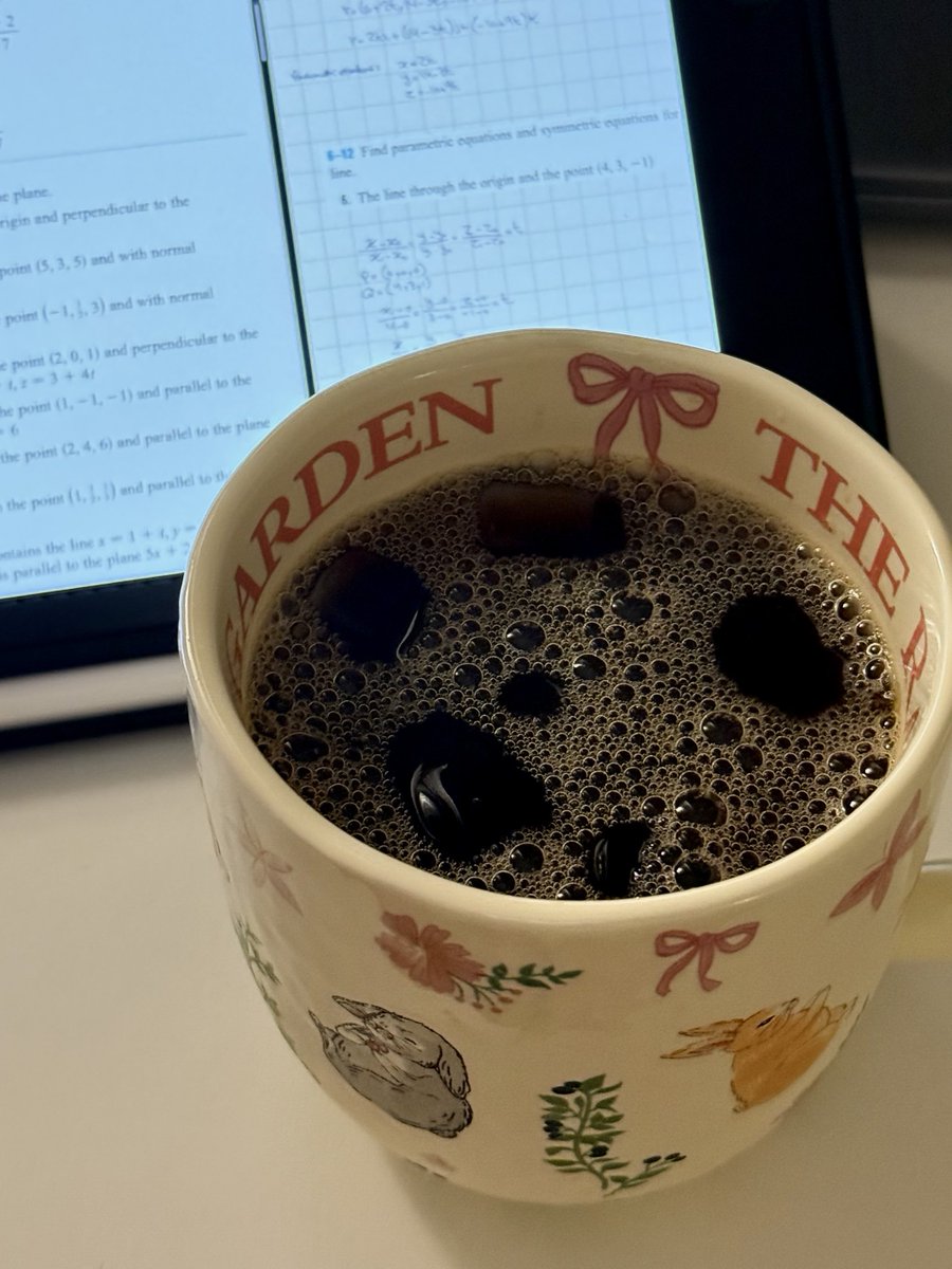 CSRaghad's tweet image. اسبوع مزدحم جداً👩🏻‍💻