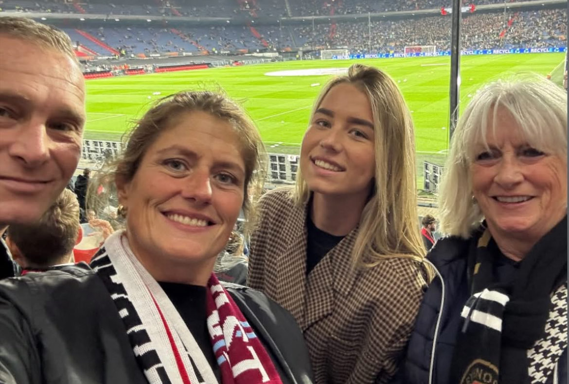 Met dochter, schoonzoon en kleindochter naar de Kuip. Feyenoord-Aston Villa