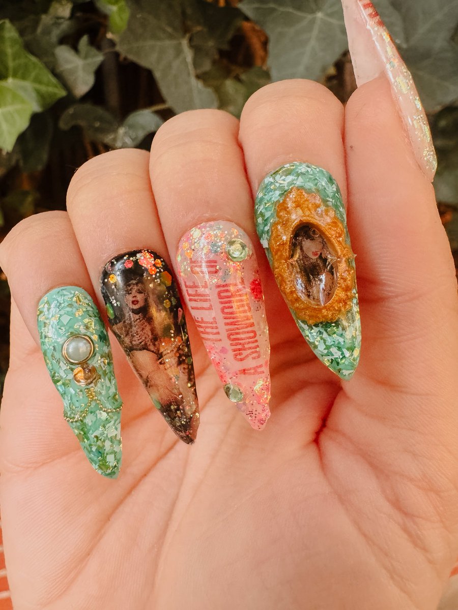 CeceLiciousBook's tweet image. in my showgirl era 💅❤️‍🔥 @taylornation13 #TheLifeOfAShowgirl #TSTheLifeOfAShowgirl