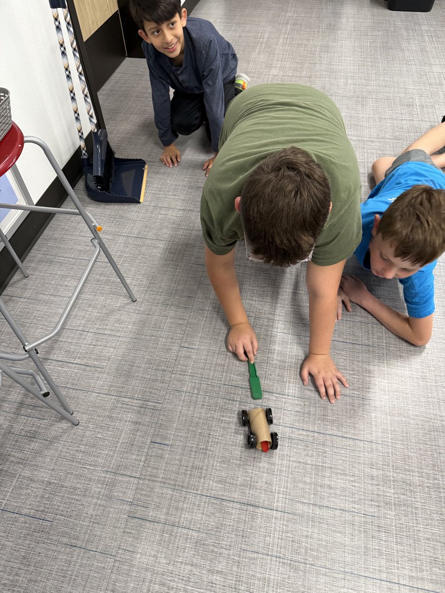 PHEmisd's tweet photo. Fourth graders built cars in STEM class and then “drove” them with the push and pull forces of magnets.🚙🧲 https://t.co/v8iQX19lqK