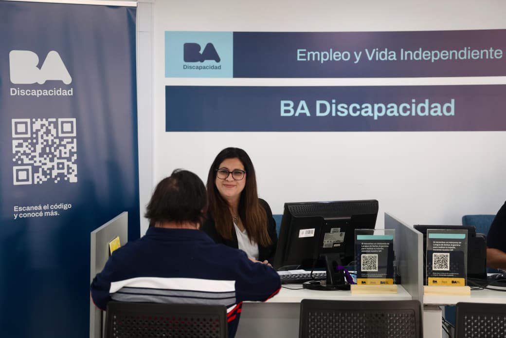 NUEVO CENTRO DE EMPLEO PARA PERSONAS CON DISCAPACIDAD

En el mundo, 8 de cada 10 personas con discapacidad no consiguen empleo. Lo mismo ocurre an la Ciudad. Este es un problema central que enfrentan todas las personas con discapacidad al llegar a la adultez. No tener un trabajo,