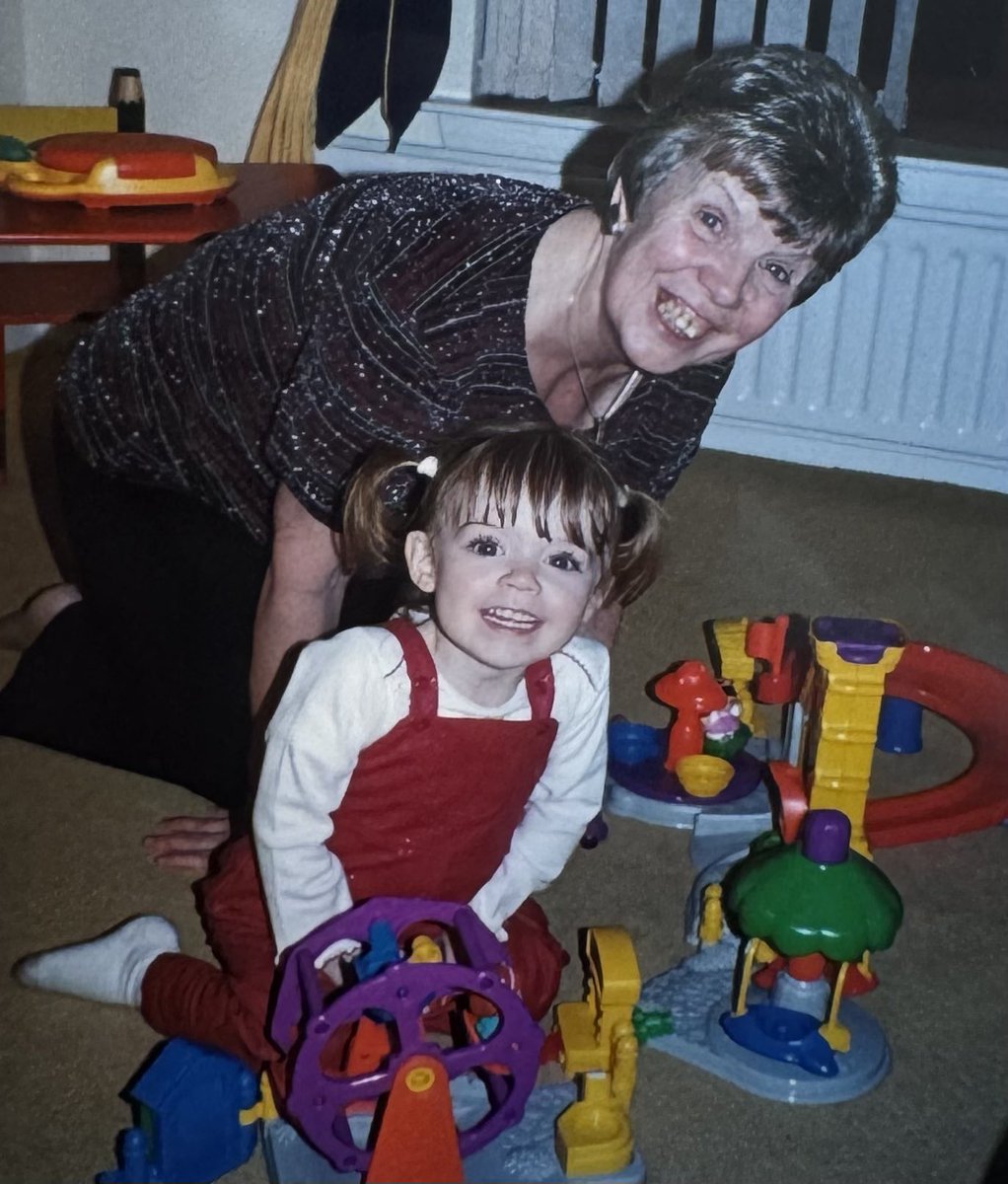 MissWilsonE's tweet photo. 25/09/25 I was back in my probation school (finally) on supply when I got the most devastating news that my precious gran had passed away. I will never be able to thank my WCs family for the support they gave me last week. The last 7 days has been hell, I’m broken and lost. https://t.co/S8lAnz6mzR