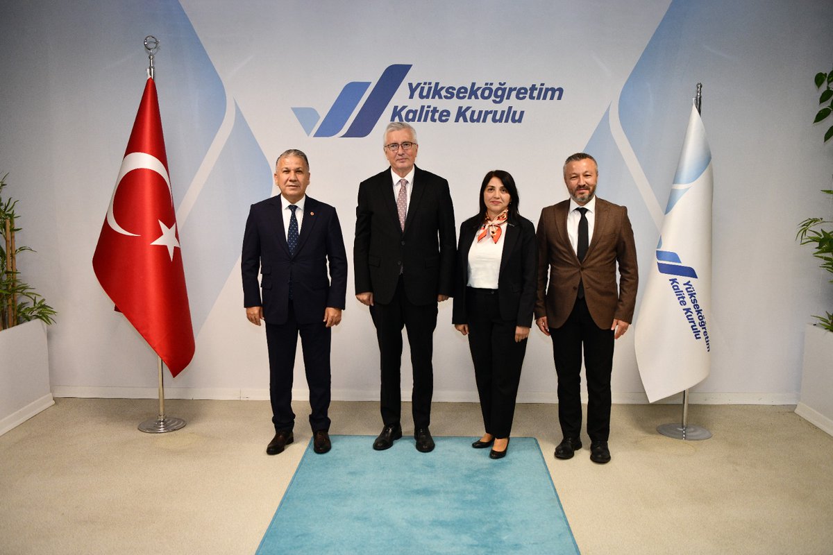 Mersin Üniversitesi Rektörü Prof. Dr. Erol Yaşar ile Rektör Danışmanı Prof. Dr. Tuğba Yanpar ve Öğr. Üyesi Prof. Dr. Emre Akın, Yükseköğretim Kalite Kurulu (YÖKAK) Başkanı Prof. Dr. Ümit Kocabıçak’a nezaket ziyareti gerçekleştirdi. <a href="/YasarProf/">Prof Dr Erol Yaşar</a> <a href="/ukocabicak/">Prof.Dr. Ümit KOCABIÇAK</a> <a href="/meukurumsal/">Mersin Üniversitesi</a>