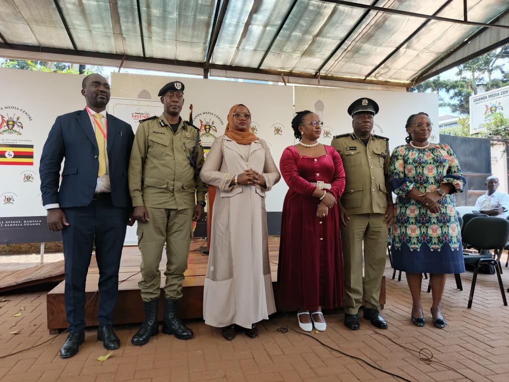 Ekitongole ekivunaanyizibwa ku kibuga Kampala ki <a href="/KCCAUG/">Kampala Capital City Authority (KCCA)</a> kitegezeza ng'ekivvulu kya Kampala City Festival 2025 ekibadde kigenda okubaawo nga 5 October 2025 bwekyogezeddwayo Kati kyakubeerayo nga 12 October 2025 okusobozesa enteekateeka z'olunaku lw'ameefuga okugenda obulungi.