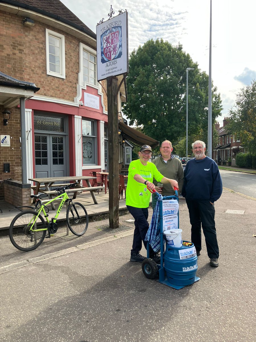 moongazerale's tweet photo. #beerpush day 2was fun and hard in equal measure, not quite getting to 31 miles but hitting the ultra marathon mark. The hills are slowing us down which we hadn't quite appreciated!  But thanks to all the pubs supporting us.   #beerpush #TesticularCancer #checkforfred https://t.co/lbB3wQxiN0