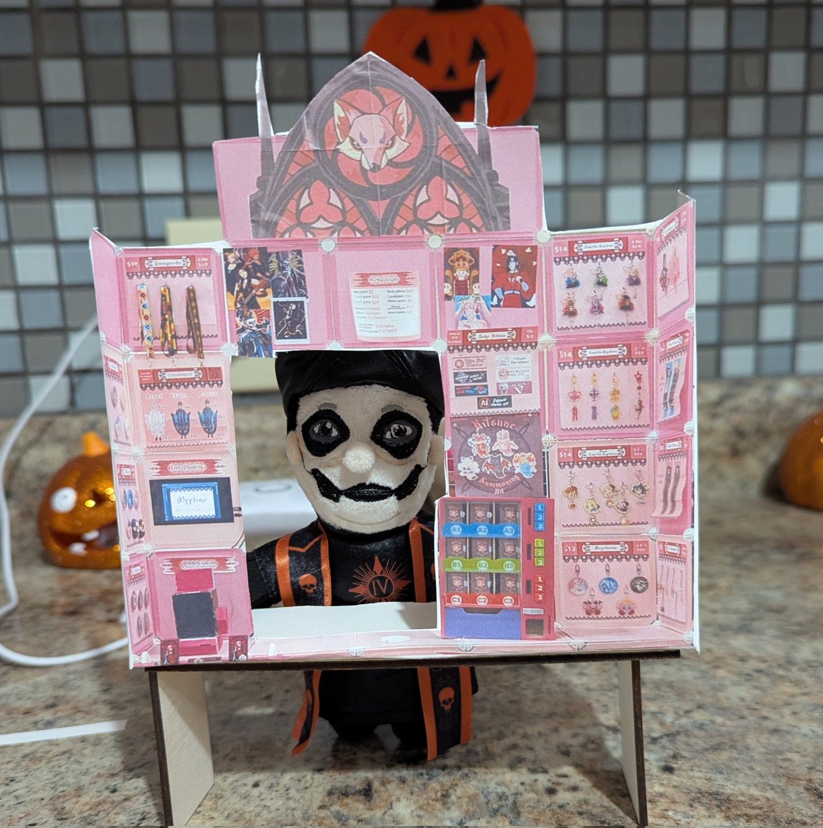 valkyrieinpink's tweet image. Be nice to my helper it's his first day behind the booth