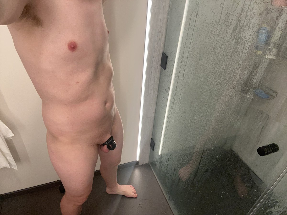 Just a quick cage check while enjoying vacation 😖