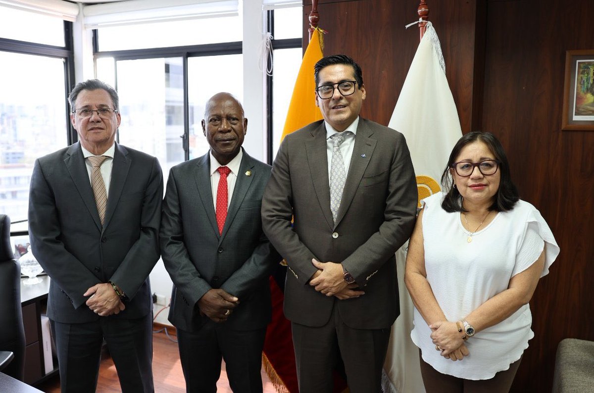 Universidad Técnica Luis Vargas Torres Esmeraldas tweet media