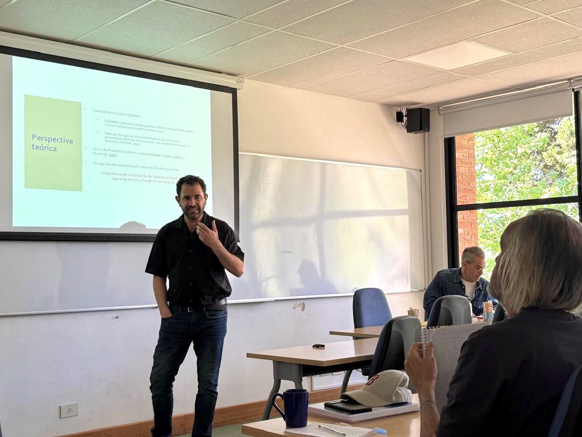 Comunicación UdeSA (@com_udesa) on Twitter photo Gabriel Kessler y Gabriel Vommaro participaron en el seminario de investigación del Departamento de Ciencias Sociales, donde presentaron su trabajo “América Latina, entre la polarización y el descontento. A propósito del libro La era del hartazgo”. Gabriel Kessler y Gabriel Vommaro participaron en el seminario de investigación del Departamento de Ciencias Sociales, donde presentaron su trabajo “América Latina, entre la polarización y el descontento. A propósito del libro La era del hartazgo”.