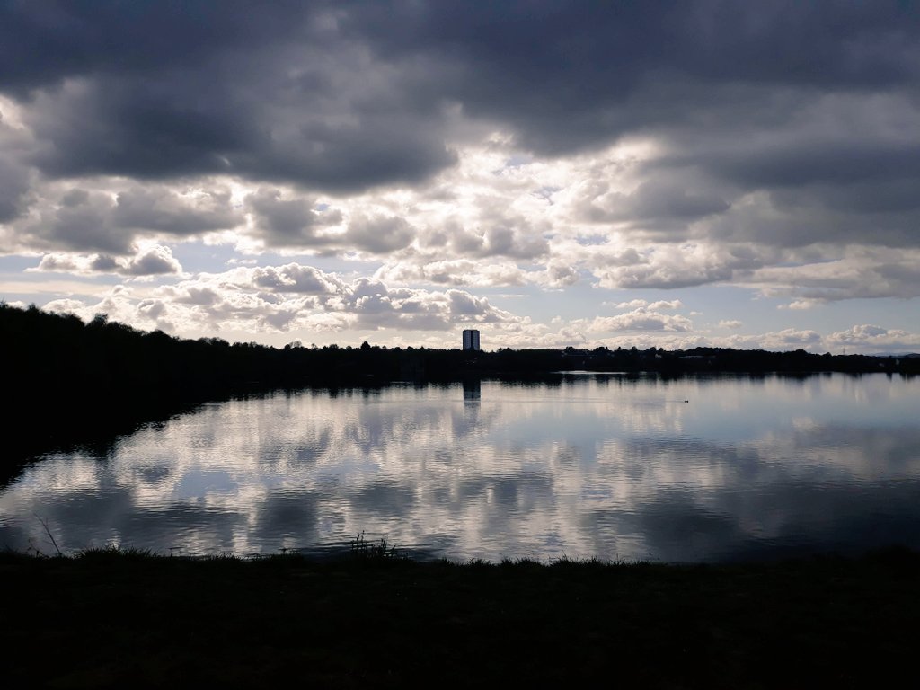 LynnMar42102355's tweet photo. @DailyPicTheme2 #cloudreflections https://t.co/bq1VPEVp4g