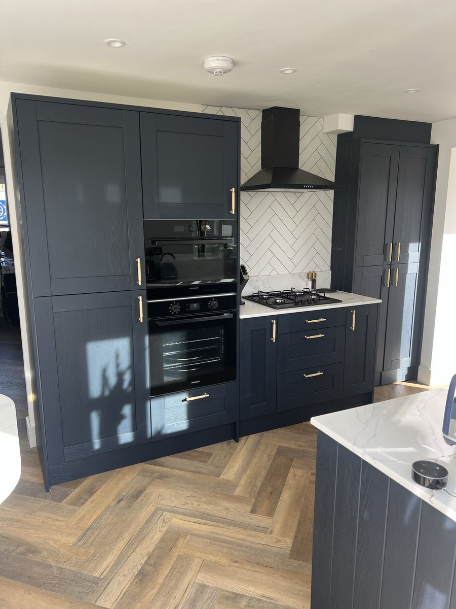 CarpentryWilson's tweet photo. Wren kitchen fitted with pantry #rwilsoncarpentry https://t.co/eK7WHL1Xe6