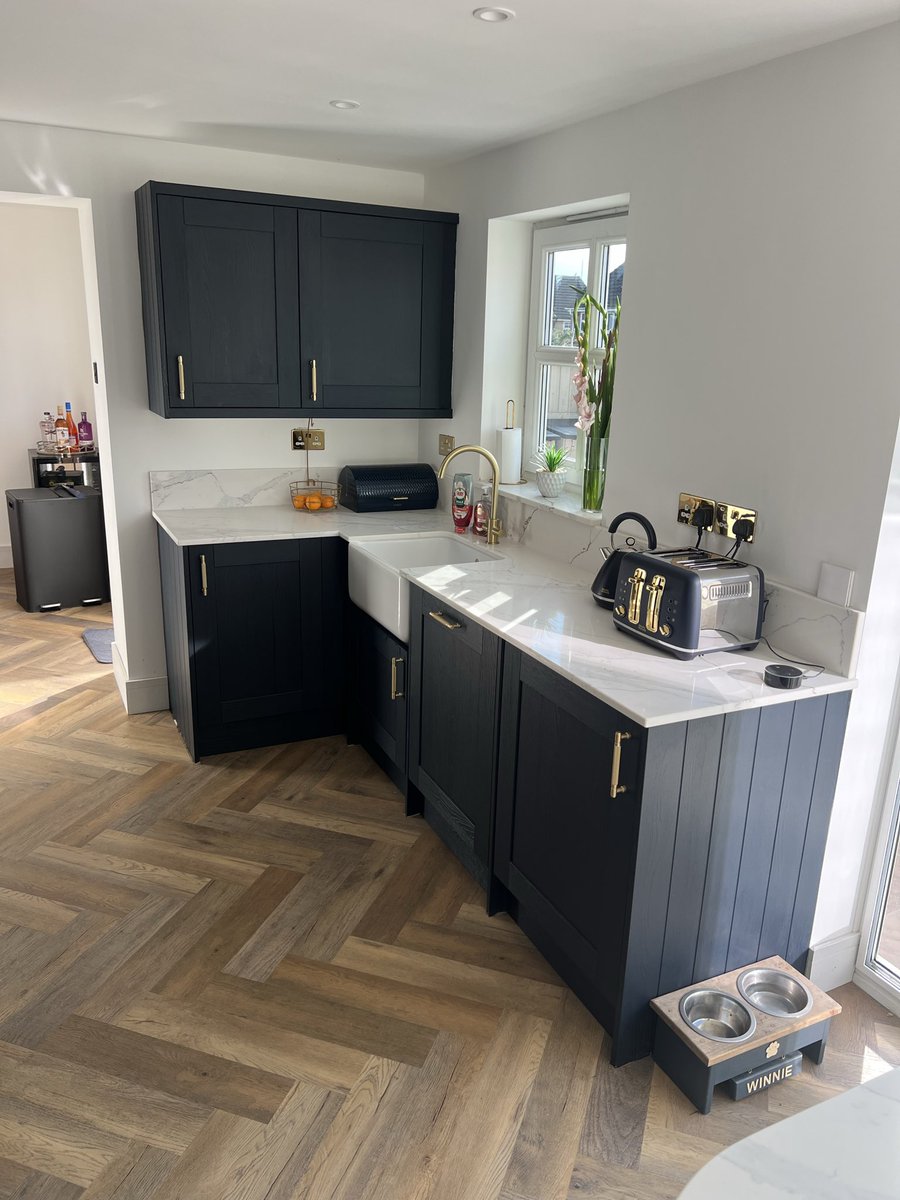 CarpentryWilson's tweet photo. Wren kitchen fitted with pantry #rwilsoncarpentry https://t.co/eK7WHL1Xe6