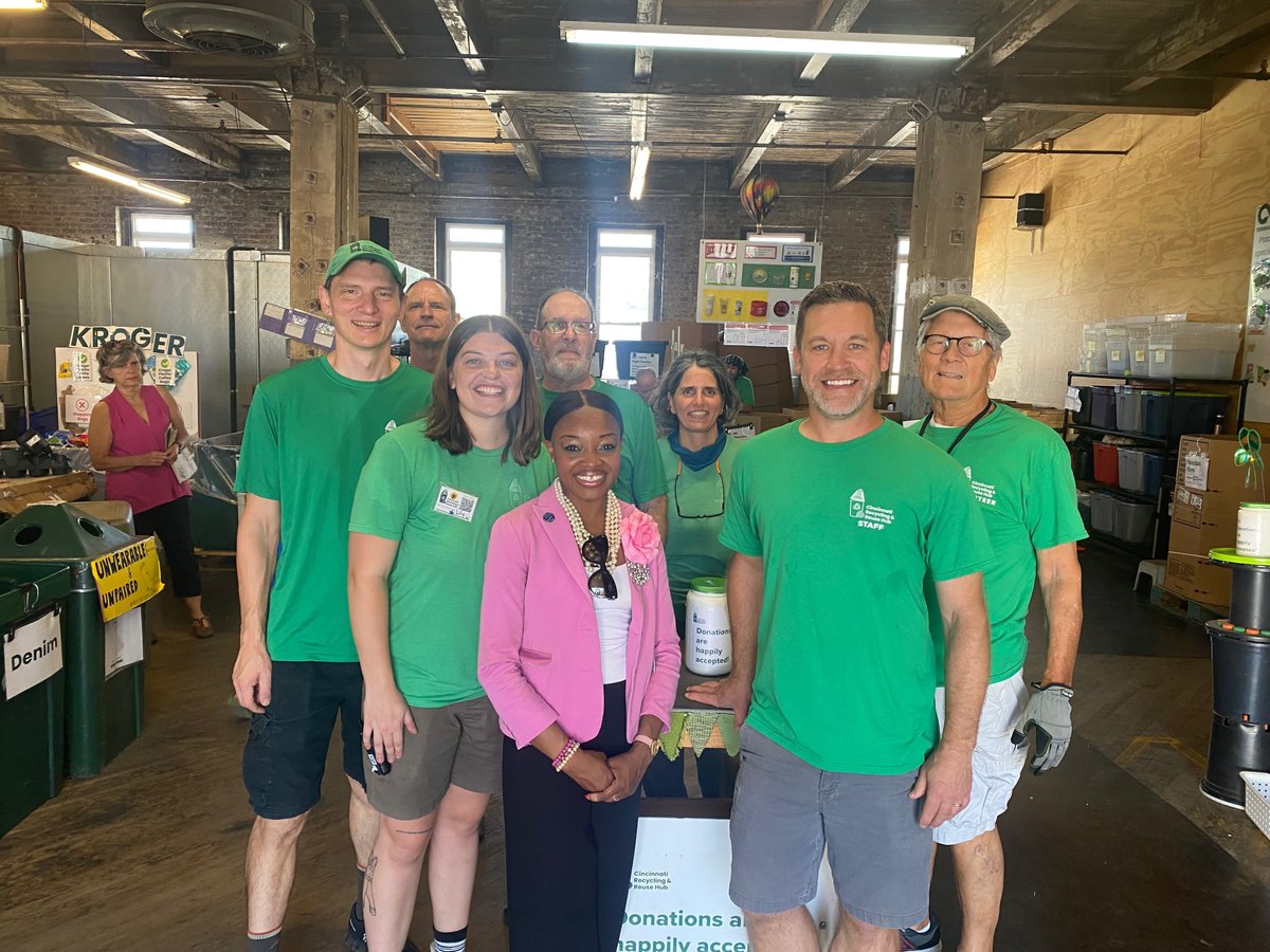 CintiRRH's tweet photo. What a privilege it was to host City of Cincinnati Councilmember Meeka Owens this week! We are so thankful for her time, support of the Hub, &amp; her work as Chair of the Climate, Environment, and Infrastructure Committee—making Cincinnati a healthier place to live. Thank you Meeka! https://t.co/QCD0b1kLmW