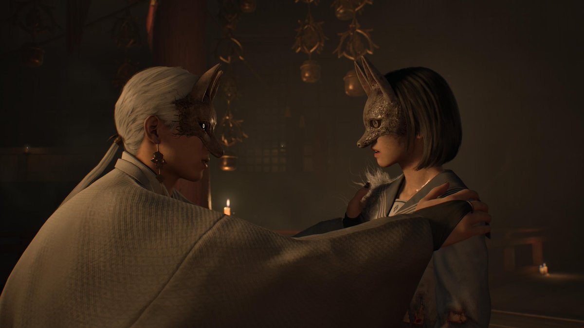 La gente confunde mucho el género de terror. El terror no es solo que te aparezca un jumpscare en el juego. El terror es depresión, ansiedad, traumas, cambios de personalidad, miedo a enfrentarse a situaciones, paranoias, etc. Silent Hill f bebe más del terror psicológico.