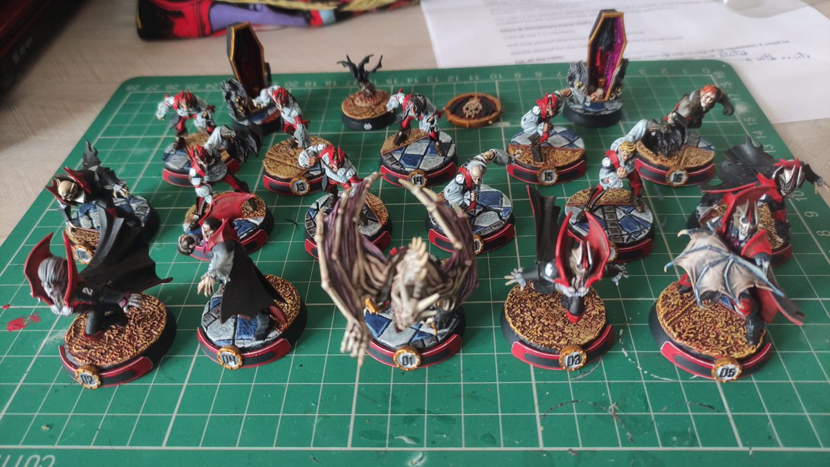 SeBloodBowl's tweet photo. Y este es su equipo, con las miniaturas de la última edición de Games Workshop, más alguna otra adquisición. https://t.co/3jsUD4KXvK