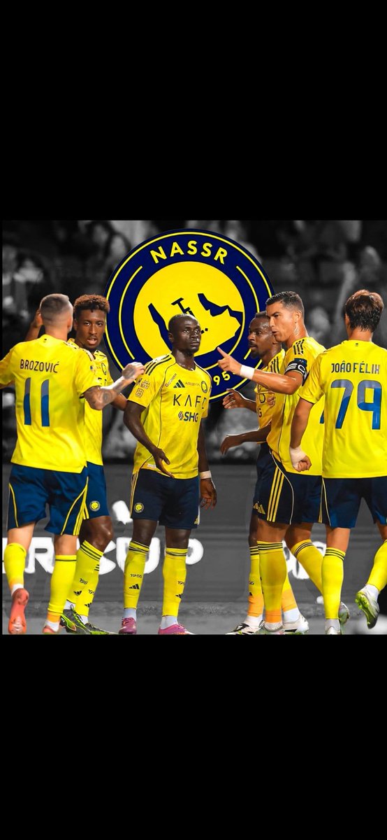 اتمنى ان تكون اغلب مباريات النصر اذا لم يكن كلها بهذا الطقم 
مادري وش الطقوم اللي جتنا تالي