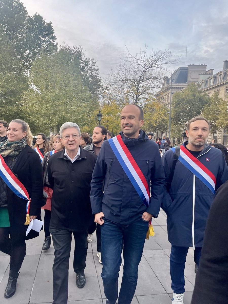 Portes_Thomas's tweet image. 🇵🇸 Énormément de monde ce soir à République à Paris pour dénoncer la nouvelle opération de kidnapping de l’armée terroriste israélienne et exiger la fin du génocide à Gaza. 

La Palestine ne sera jamais israélienne. 

Gloire au peuple de Palestine toujours debout !