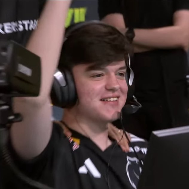 superlua_7's tweet image. Ele é tão singelo, tão precioso, tão fofo, tão pitico, tão MOLODOY 🤏🏽😭🥹