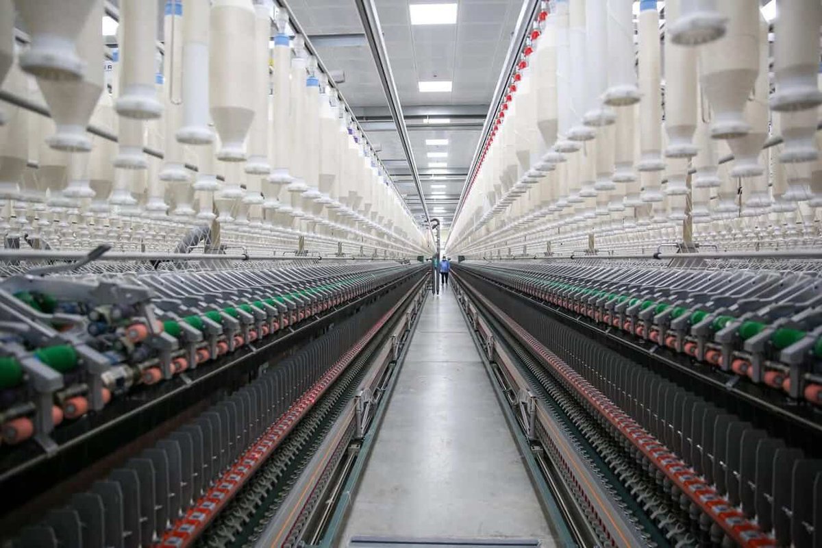 "إنتاج مصر للغزل بالمحلة يقفز إلى 6,288 طنًا في 2024 مقابل 117 فقط في 2022" ..

- قفز إنتاج مصانع مصر للغزل والنسيج بالمحلة الكبرى من نحو 117 طنًا فقط في عام 2022 إلى 6288 طنًا في 2024، وذلك بعد تنفيذ خطة تطوير شاملة وتشغيل الماكينات الحديثة.

وتجري مصر حاليًا مفاوضات مع عدد من