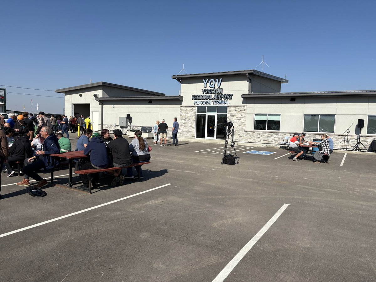 Speedgoat5's tweet photo. Thanks for inviting @STARSambulance for the @cityofyorkton open house of the YQV Regional Airpot Popowhich Terminal.  A beautiful facility. https://t.co/eyLB15RM17