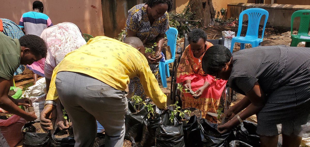 Men engage while empowering peri_urban grassroots women to demand for scalable solutions to food systems transformation. Thank you <a href="/HuairouConnect/">Huairou Commission</a> <a href="/Stand4herlandUg/">Stand4HerLand-UG</a> <a href="/UCOBAC_/">UCOBAC</a> <a href="/FoodRights/">Food Rights Alliance</a> <a href="/AworiEvelyn/">awori evelyn</a> <a href="/uganda11847/">PELUMUganda</a>