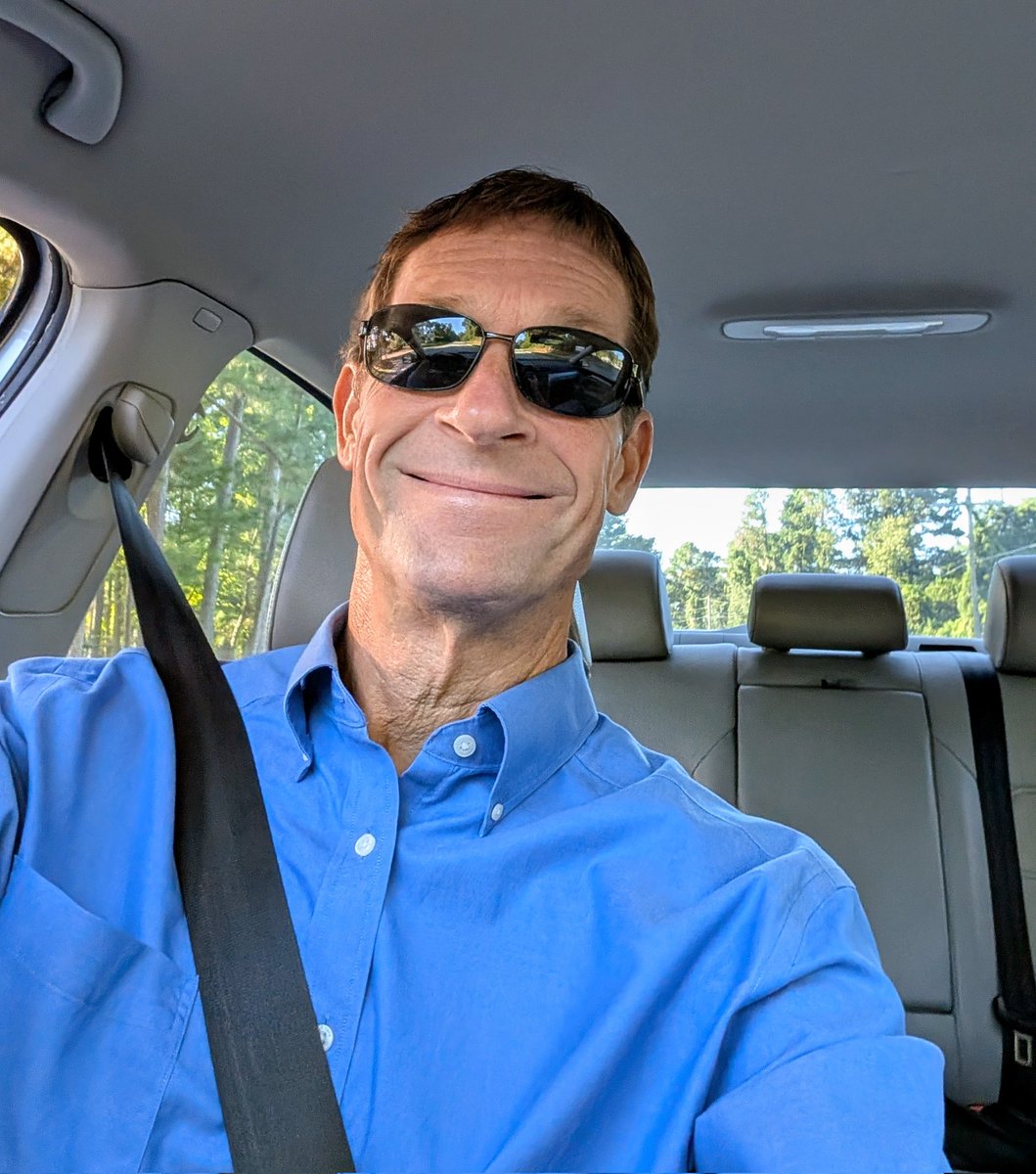 L I V I N . . . 🤓✌️ #Move