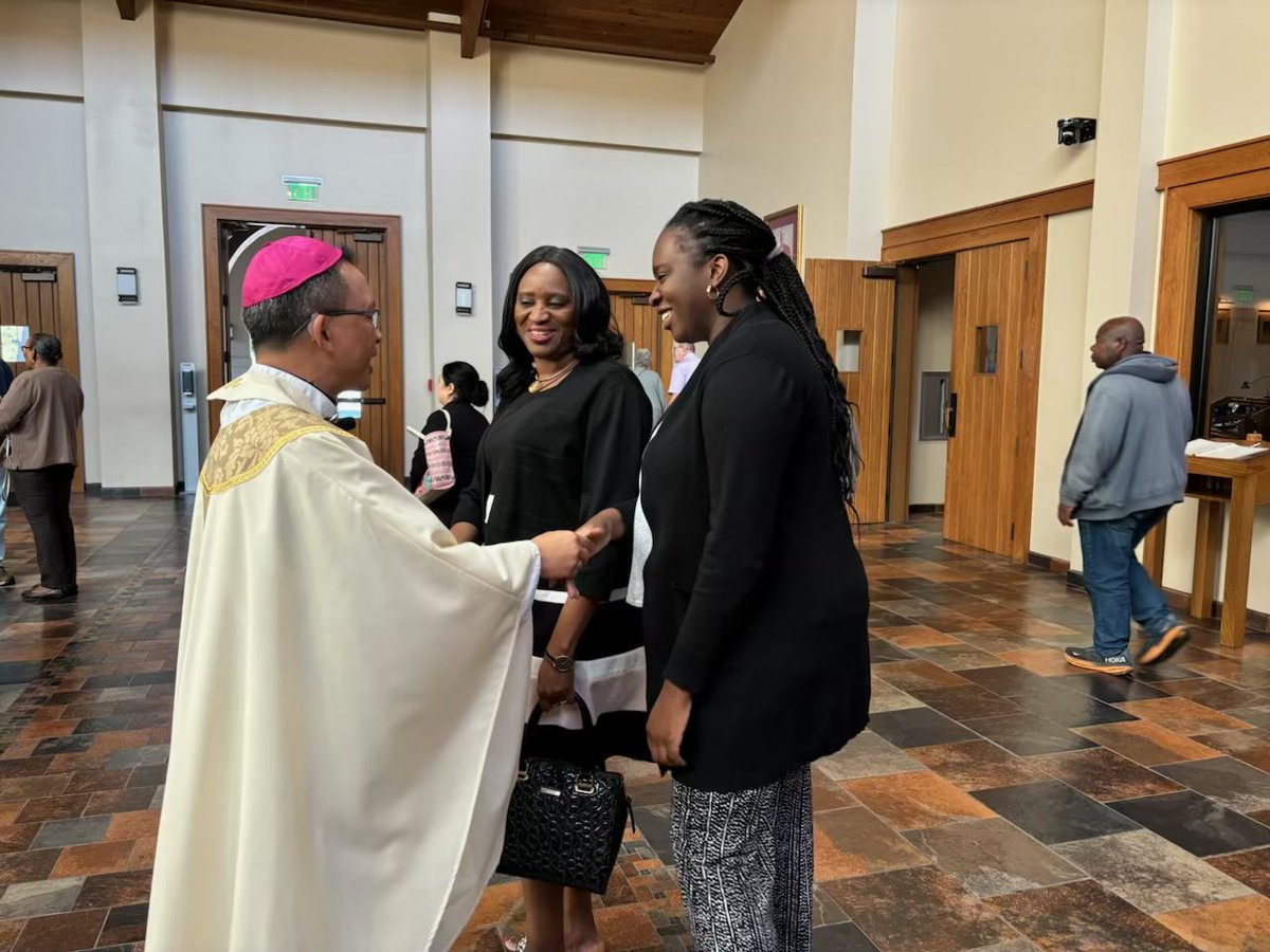 FormDisciples's tweet image. The Northeast Metro Deanery meeting had a special guest today at their quarterly meeting: Bishop Tran, who also concelebrated Mass at St. Lawrence!

#archatl #deanerymeeting #bishop #blessed
