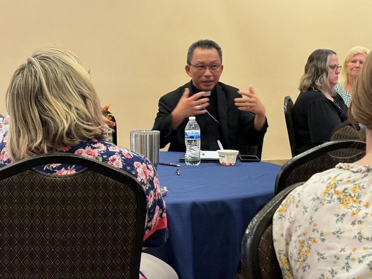 FormDisciples's tweet image. The Northeast Metro Deanery meeting had a special guest today at their quarterly meeting: Bishop Tran, who also concelebrated Mass at St. Lawrence!

#archatl #deanerymeeting #bishop #blessed