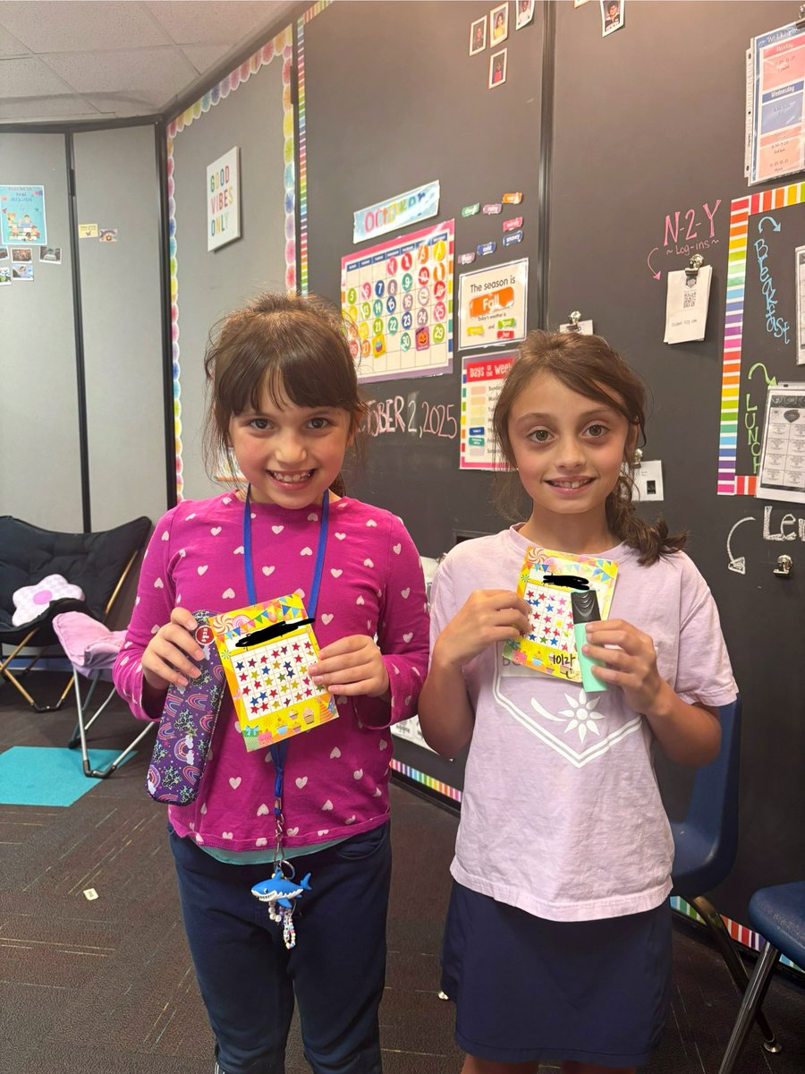 Quite a few smiles and accomplishments today in room 30 ✌🏻💙🦈<a href="/WoParkSharks/">Worthington Park Elementary School</a> #itsworthit