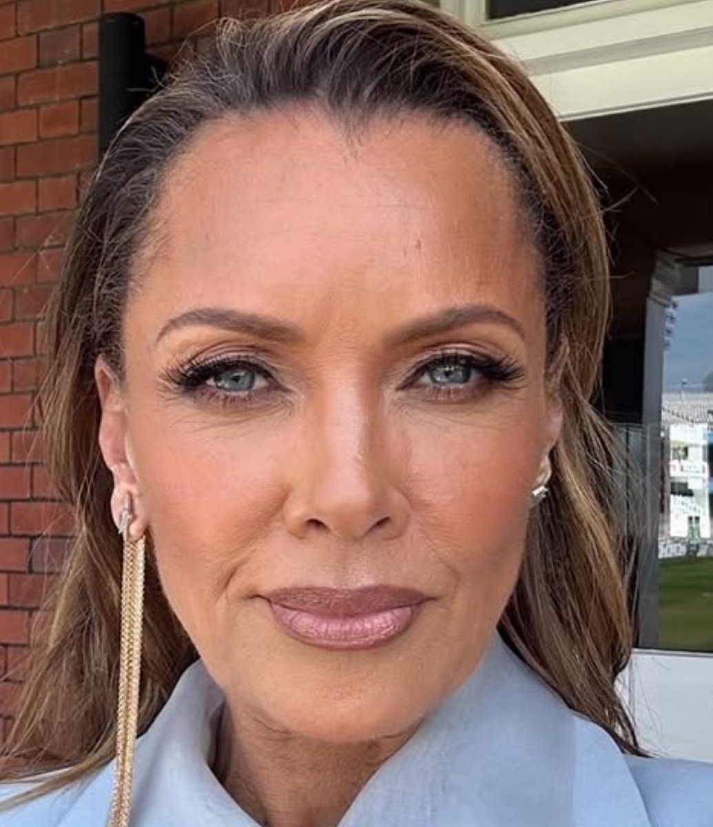 SikiraT's tweet image. 🌚#uyscuti #beautystandards #socialproblems #thebluesteyes🥷🏿