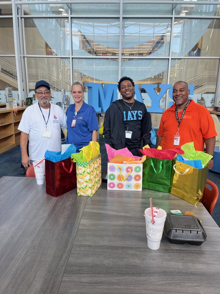 smithclass128's tweet photo. We 💙💛 Our aMAYSing Building Engineer and Custodial Staff Who Ensure Our Appearance, Sanitation and Overall Functioning is Up-to-Code!!  No job is ever too Big or Small for Mr. Walker! Stand Up, Solid Team! We haven't forgotten you Ms. Davis! #Excellence #Collegiality #Teamwork https://t.co/HK9Z5eAYky