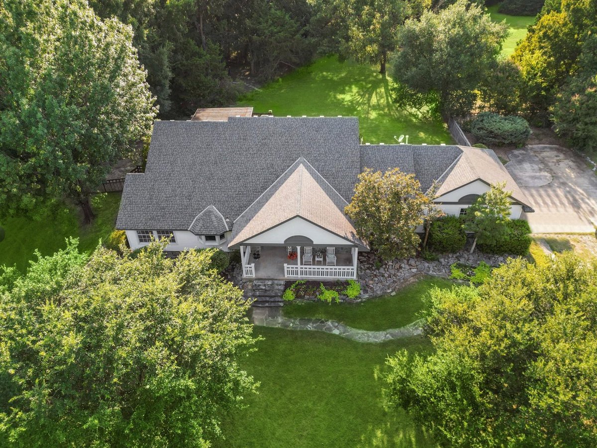 WS__Group's tweet photo. ✨🏡 Open House! ✨
📍 1865 Shady Lane, Lucas
📅 Saturday | 🕐 1–3 PM

Come tour this one-of-a-kind property on 2.4 acres! 🌳

#OpenHouse #LucasTX #DreamHome #HouseGoals #TexasLiving #WinchesterSteitleGroup https://t.co/zEyKU89TzV
