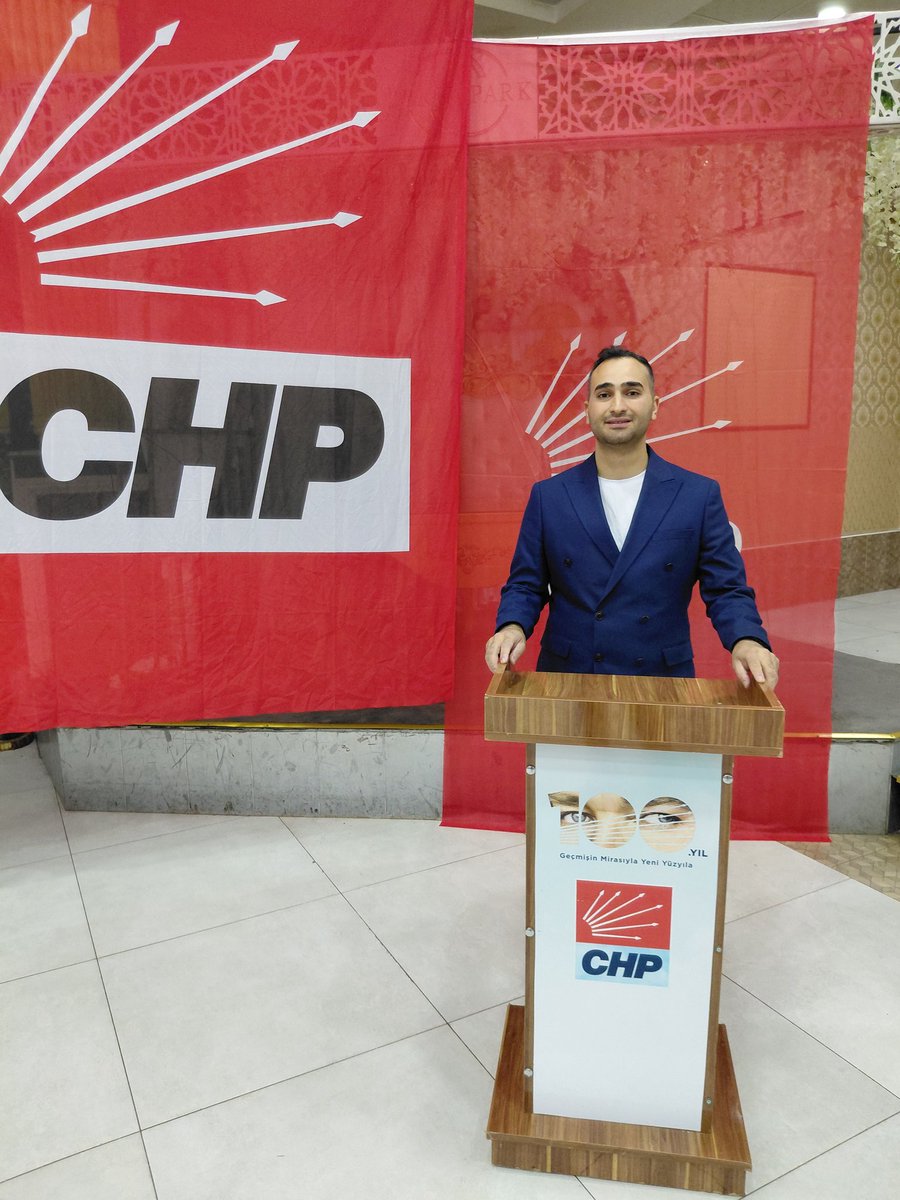 aliyetmezz's tweet photo. Partimizin 39. Olağan Şahinbey İlçe Kongresine katıldım.

CHP Şahinbey İlçe Kongremizi bugün tamamladık.
Görevini yeniden üstlenen İlçe Başkanımız @zeki_gursel’i ve yeni yönetimini tebrik ediyor, hayırlı olsun dileklerimi iletiyorum.

Ali YETMEZ
CHP Şahinbey İlçe Gençlik Kolları Başkanı