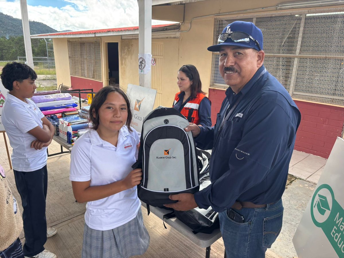 Impulsando la educación de calidad en Matarachi, al inicio del año escolar entregamos mochilas con útiles escolares a estudiantes y material didáctico a profesores de preescolar, primaria y telesecundaria de la comunidad.

#ODS4 
#SomosMON
<a href="/AlamosGoldInc/">Alamos Gold Inc.</a>