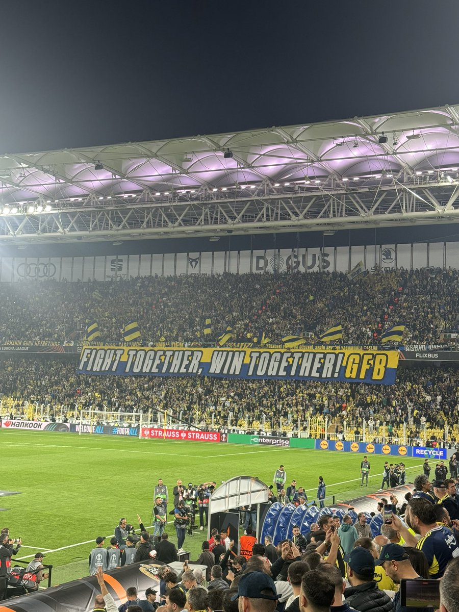 alper__ilter's tweet photo. #Fenerbahçe 💙💛💙 https://t.co/QHN1PgmF1m