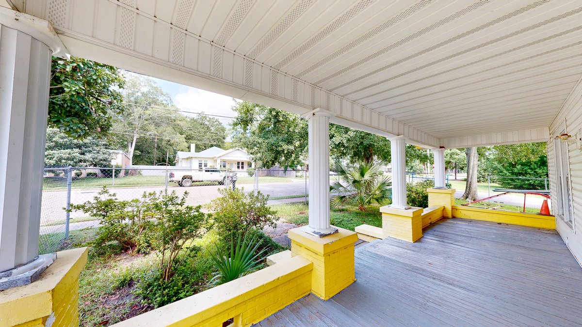 ShowcaseDothan's tweet image. 104 N Herring St, Dothan, mixed-use property, nearly 5,000 SF at a super affordable price and a great location! Learn more online: myre.io/04qEFOuHb82t
Represented by Jackie Johnson, Berkshire Hathaway HomeServices Showcase Properties
#MixedUseProperty #CommercialListing